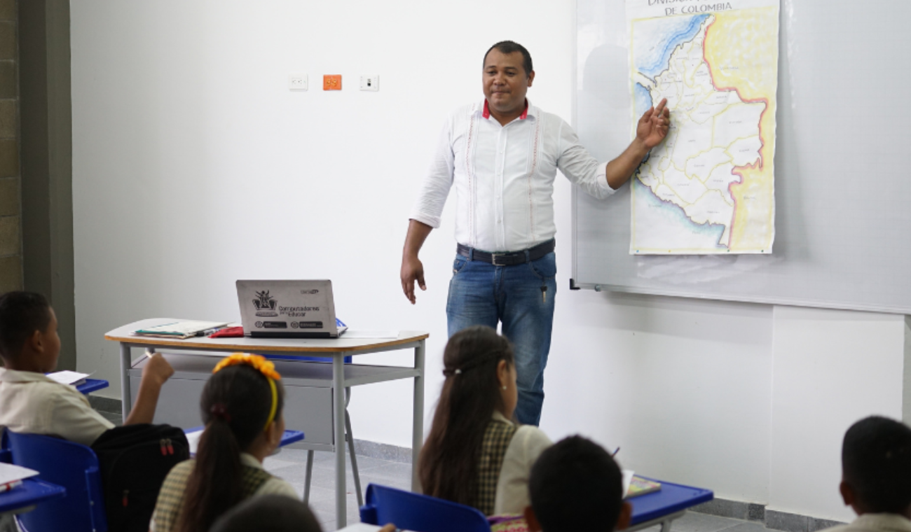 Ministerio lo confirmó: Profesores tendrán importante aumento salarial