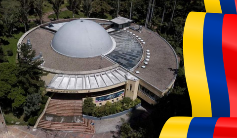 Planetario celebra por lo alto el Día de la Independencia: viaje sorprende