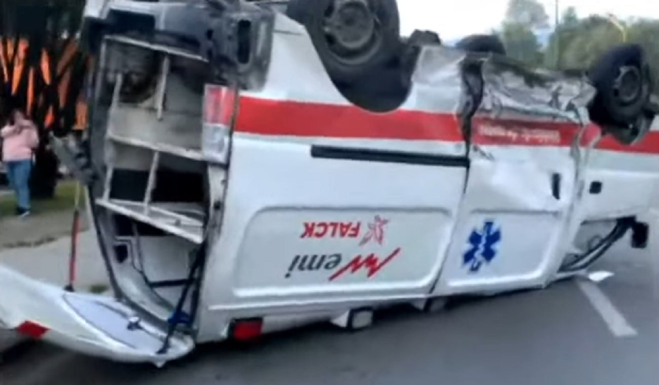 Volcamiento de ambulancia en Las Américas el 14 de julio