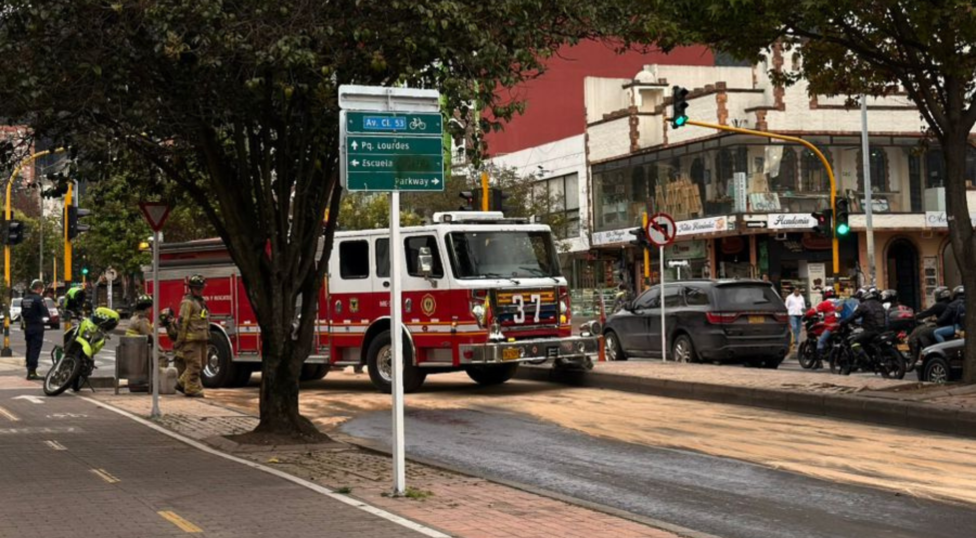 Bomberos y policía llegaron a controlar la emergencia en pleno oriente–occidente