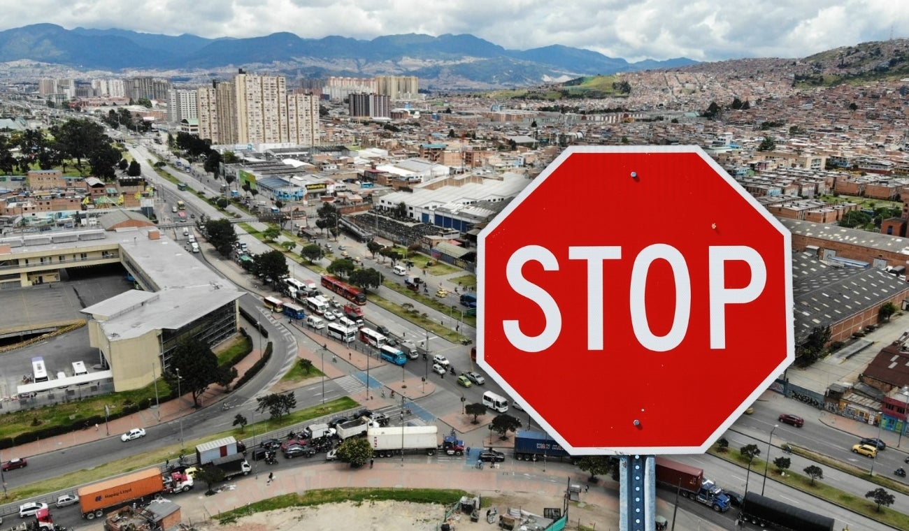 Cierre vial en Soacha