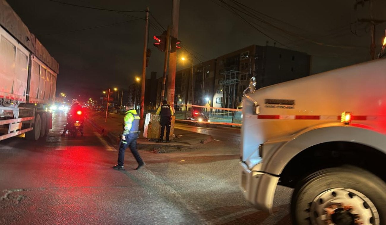 Persisten los cierres viales en Soacha por tubo de gas roto