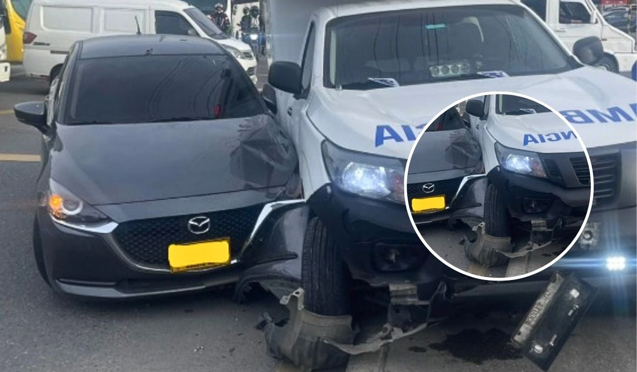 Estrellón entre ambulancia y carro colapsa vía clave en Engativá