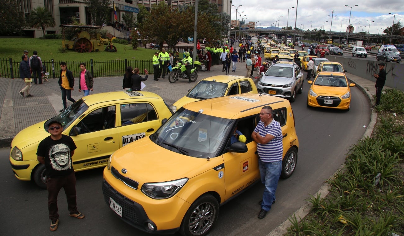 Taxistas protestan por proyecto de ley