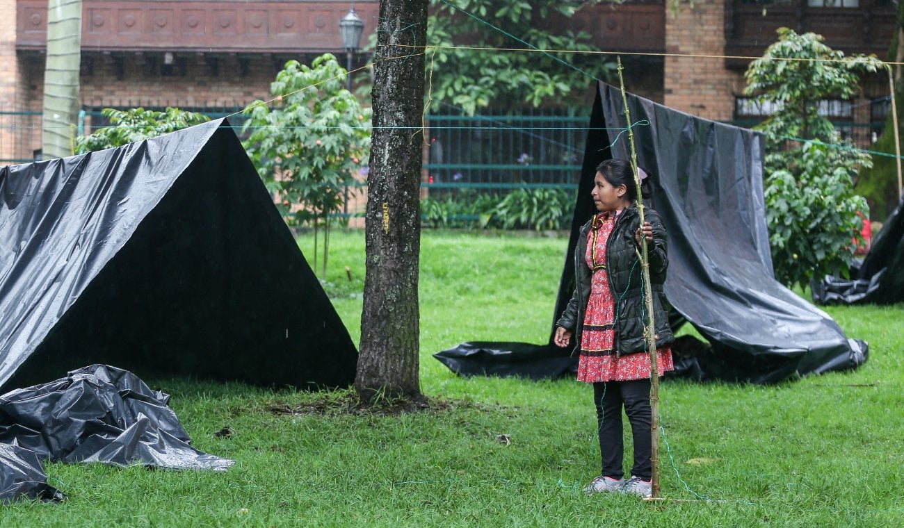 Indígenas emberá cerca del Parque Nacional