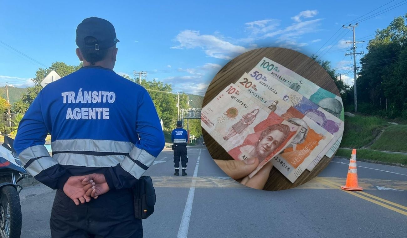 Oficial de tránsito en Cundinamarca, encargado de imponer multas