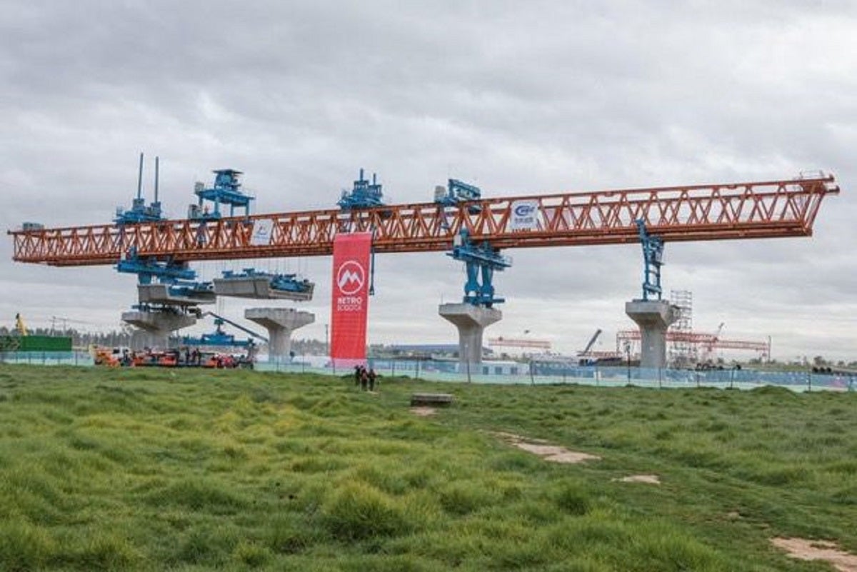 Viga lanzadora del metro de Bogotá l Jun 2024