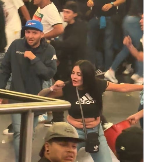 Autoridades revisan los registros de las cámaras del recinto para establecer plenamente su identidad.