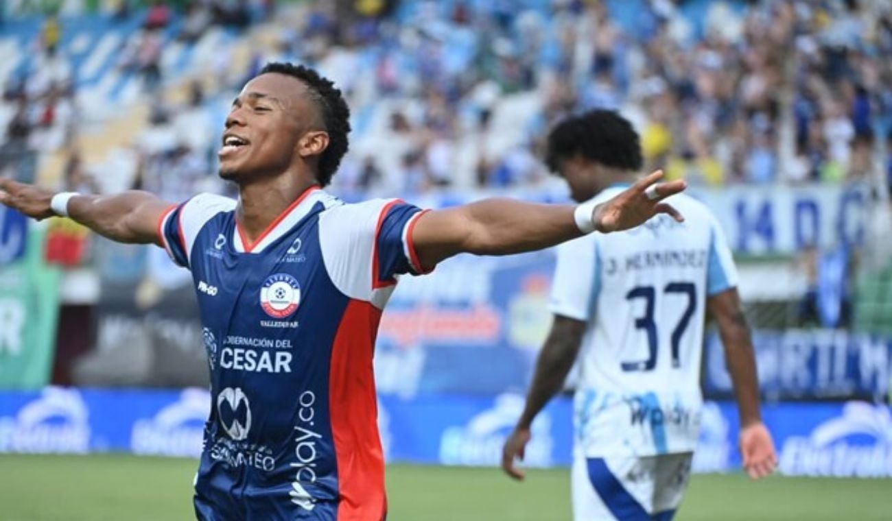 Jugador de Alianza Valledupar celebrando gol contra Millonarios