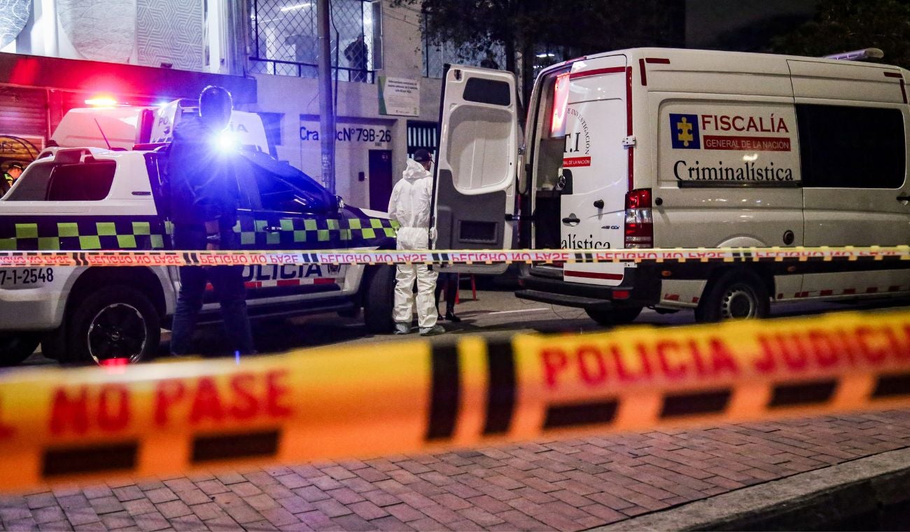 CTI de la Fiscalía realizando labores de levantamiento de cuerpo