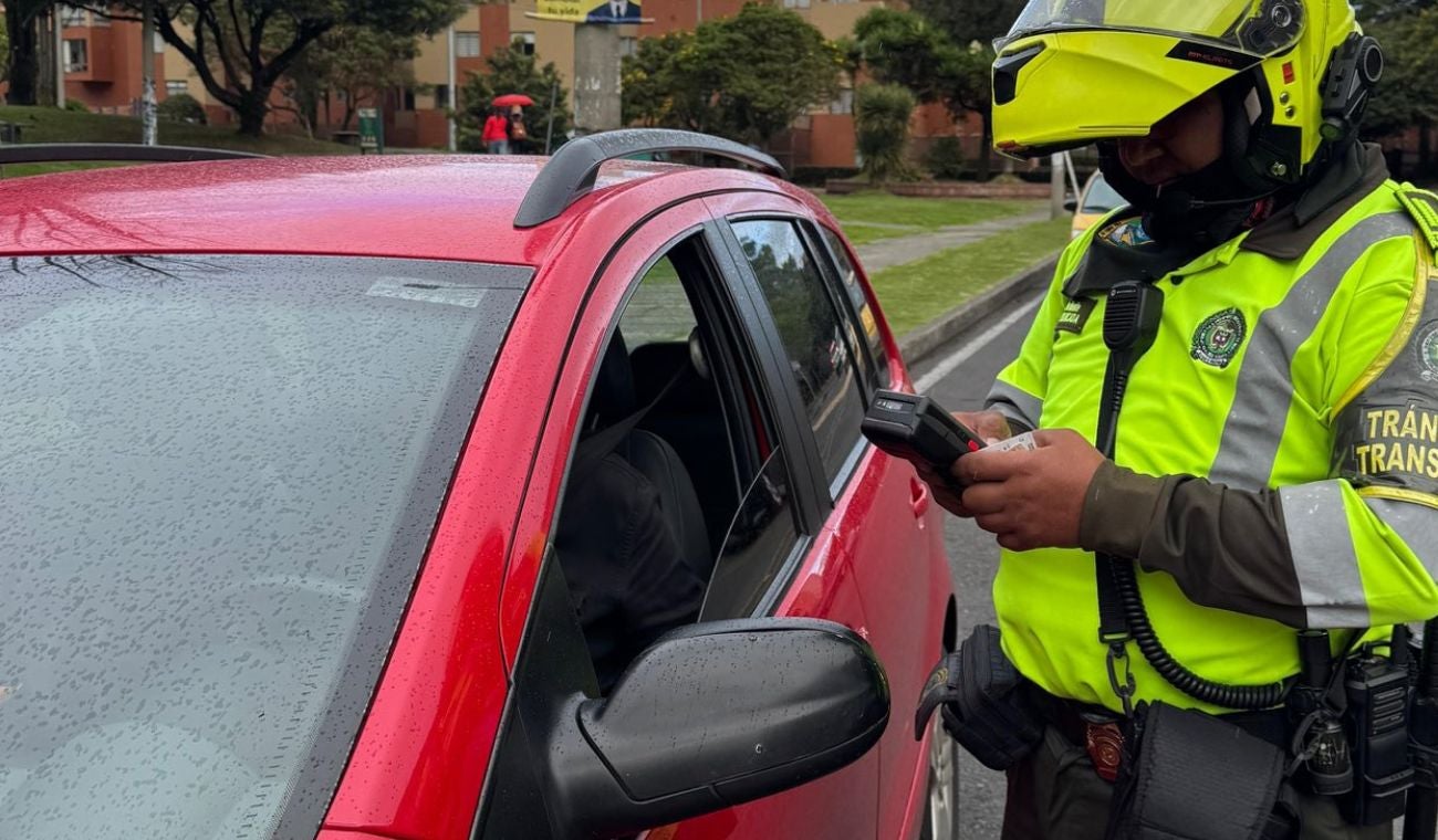 Movilidad estaría derrochando en lujos con contrato millonario