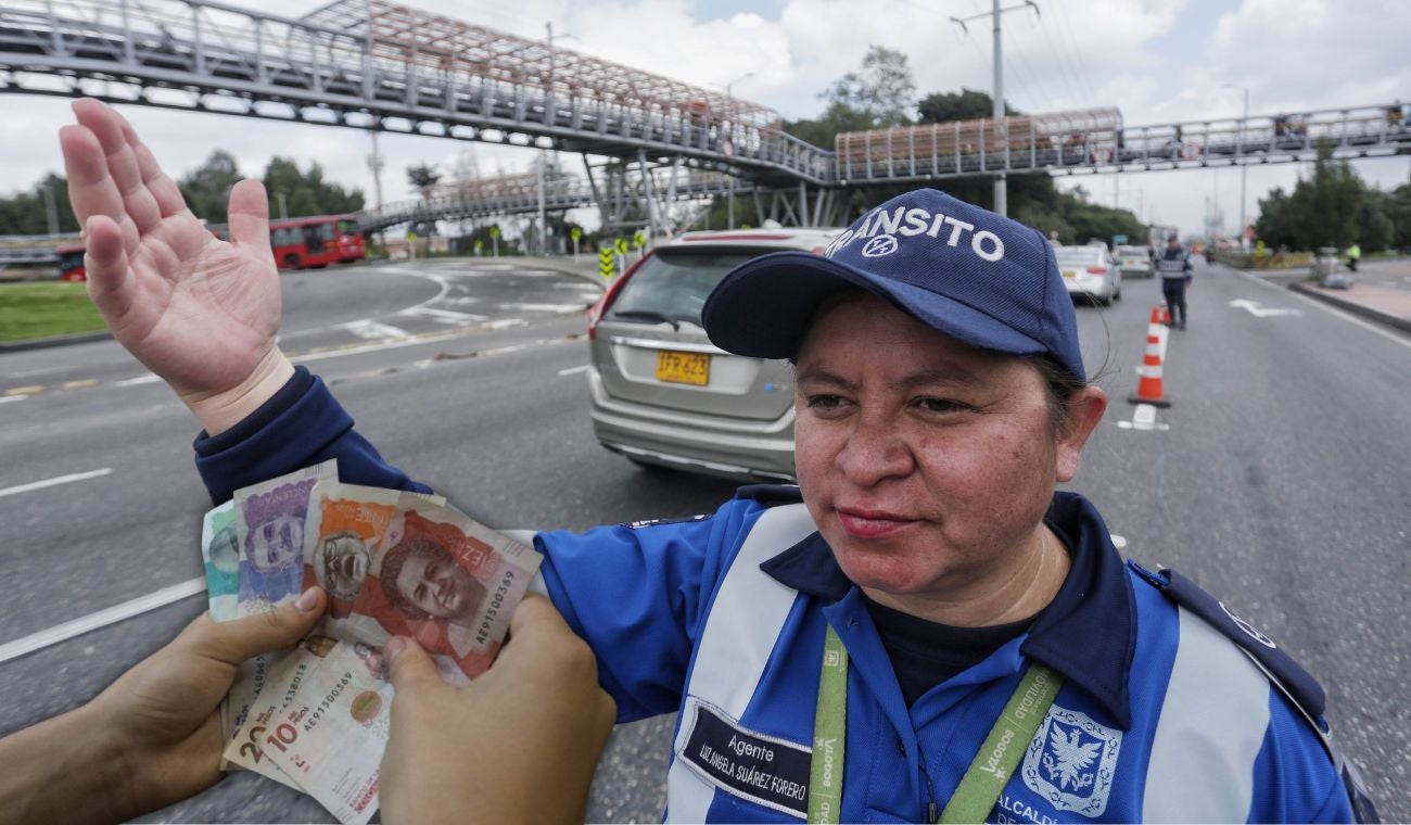 Policía de tránsito en un puesto de control