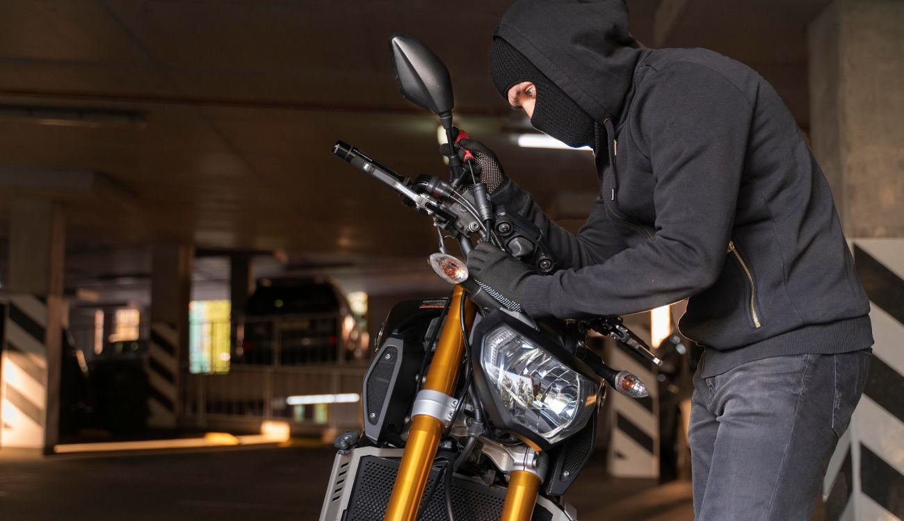 En una salida con excompañero en el Restrepo, mujer terminó sin moto ni celular