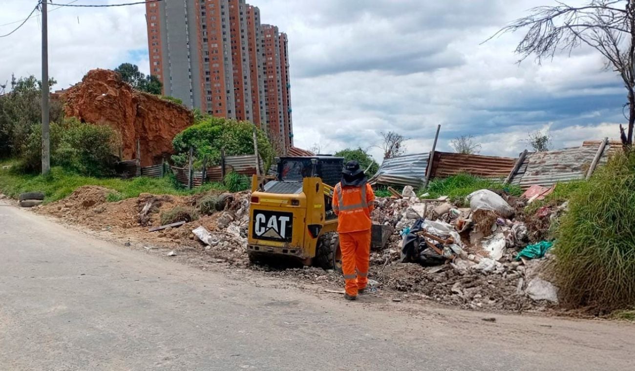 Bogotá está más limpia: 1.400 toneladas de escombros recogidos en operativos