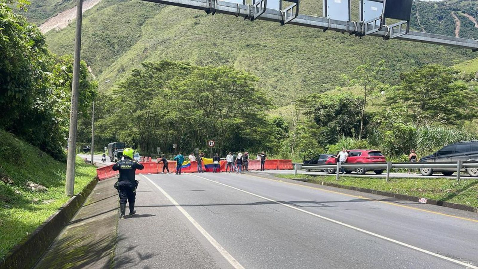 Protesta de transportadores en la vía al Llano