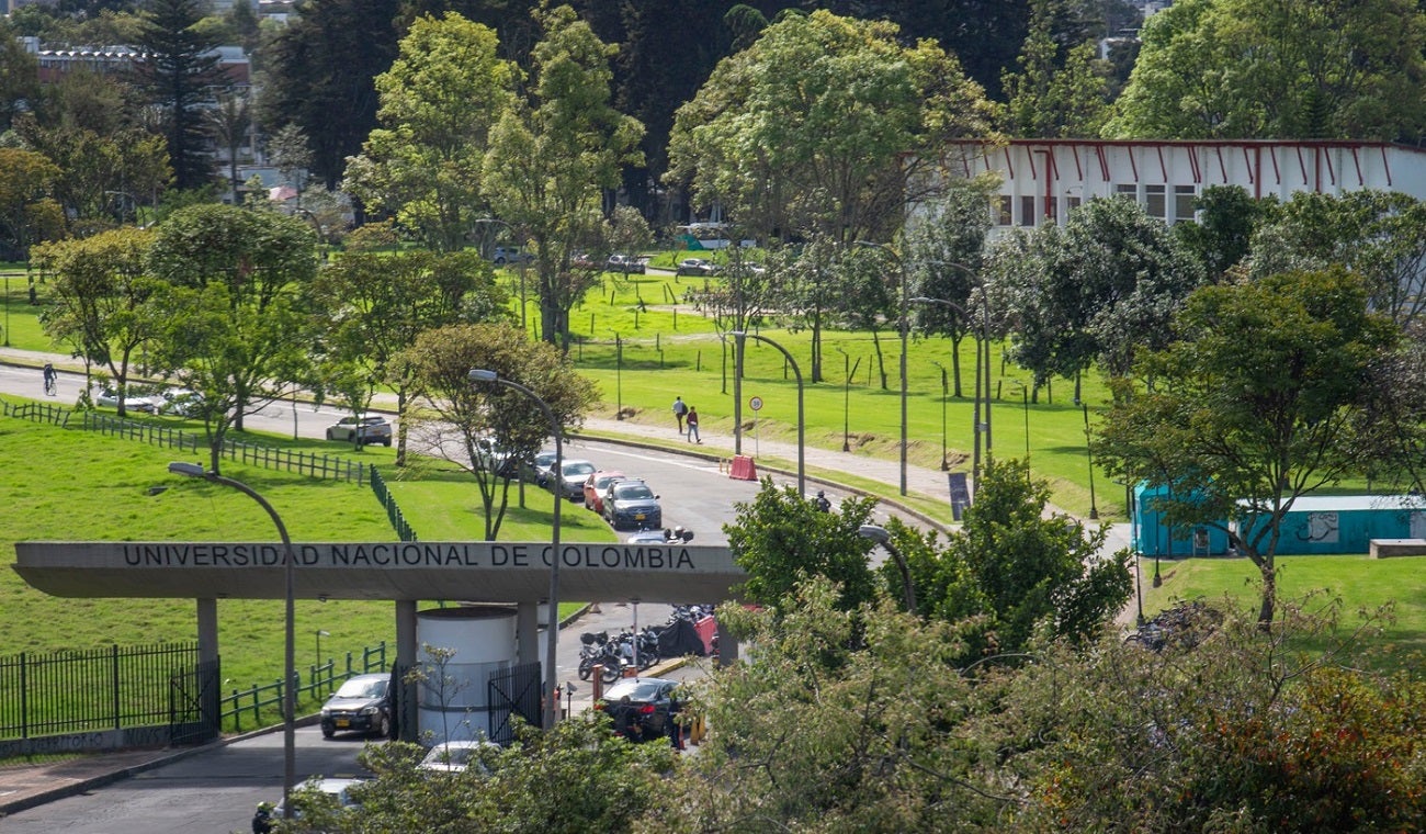 Ordenan evacuación de la Universidad Nacional