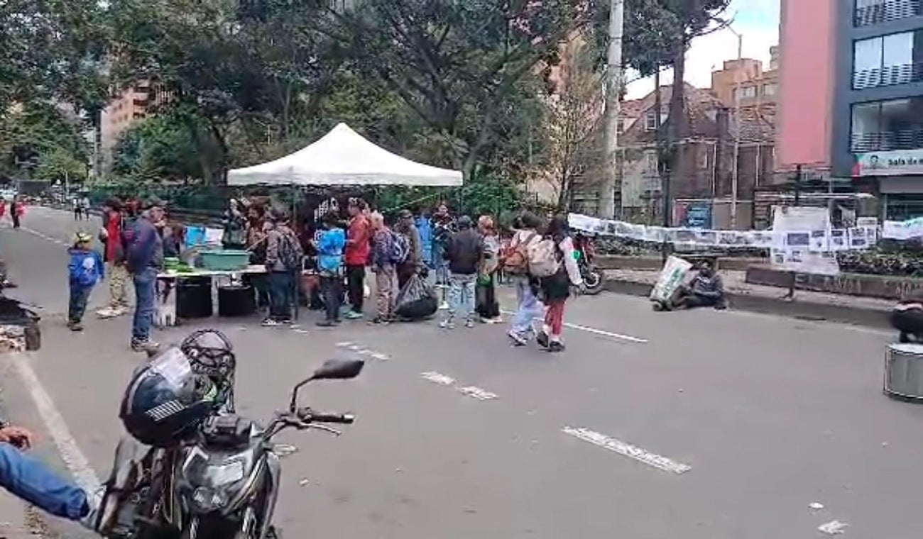 Bloqueo en calle 72 frente a la Pedagógica