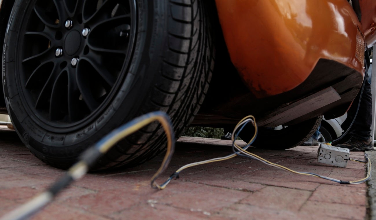 Carga de carro eléctrico en conjunto residencial