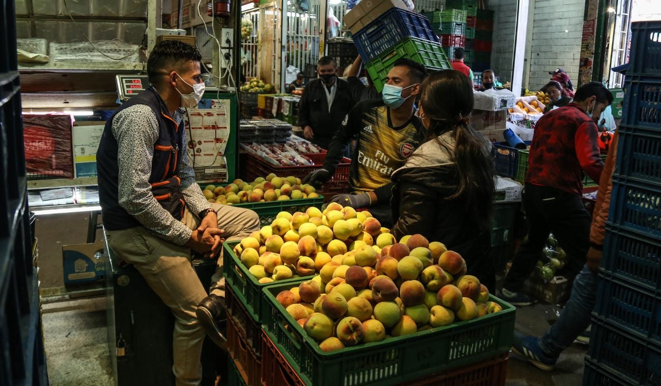 Puesto de venta de frutas en Corabastos