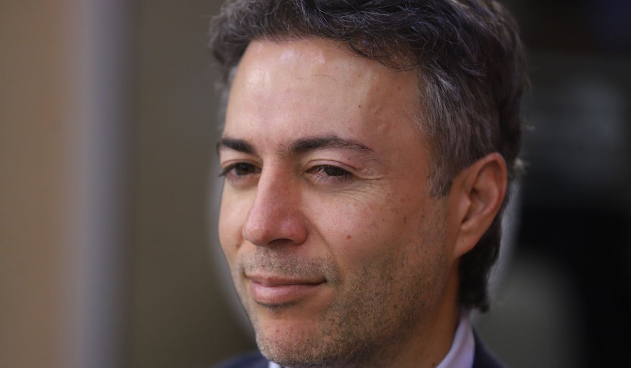 Daniel Quintero Calle, en la cabina de Alerta Bogotá, en el marco de Tribuna RCN