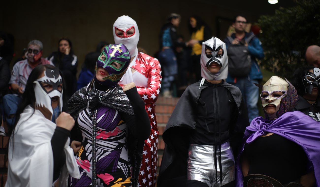 Personas disfrazadas en Halloween en Bogotá