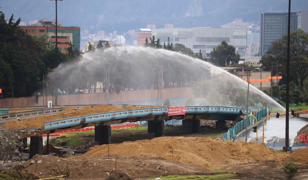 Implosión de puentes en Puente Aranda