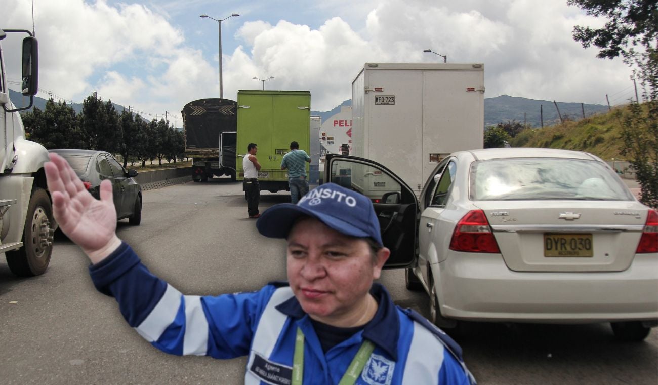 Policía de tránsito en puesto de control