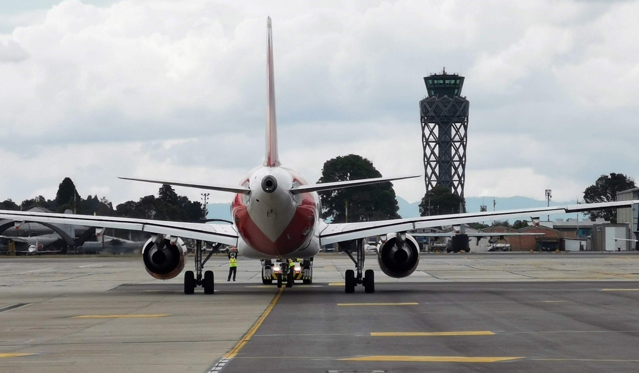 Peligros para volar según controladores aéreos