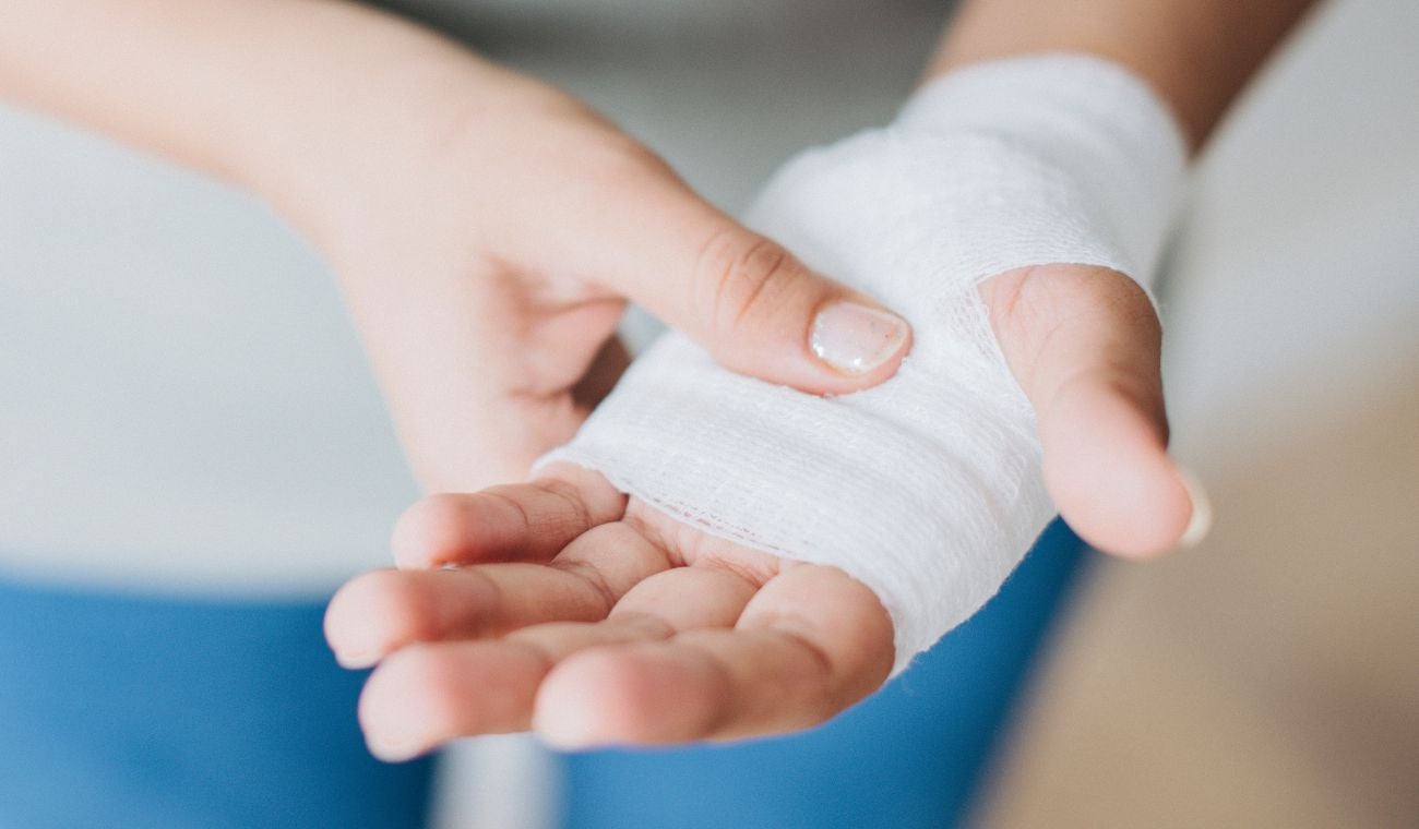 Mujer quemada con bebida caliente