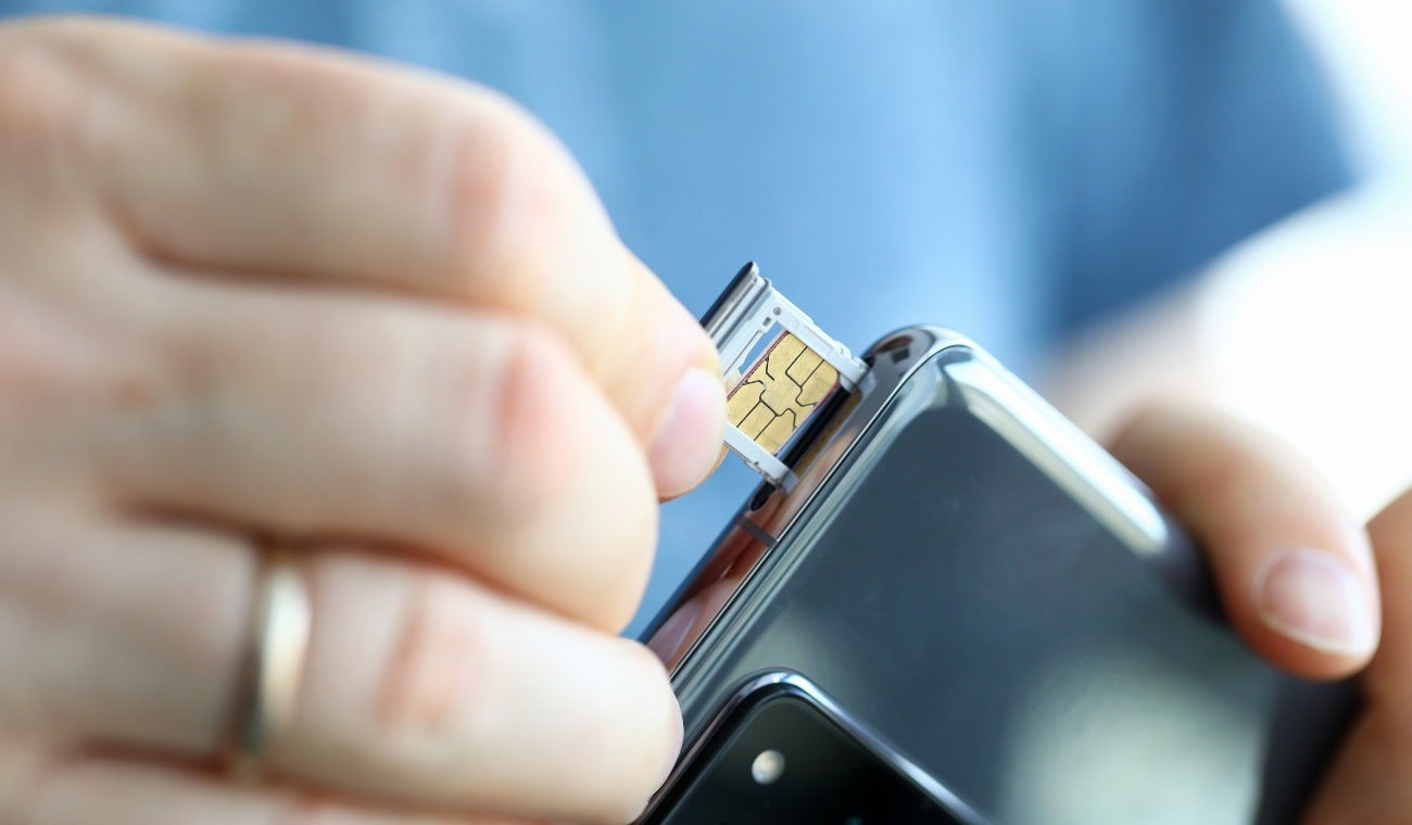 Si su celular se queda sin servicio, ojo: le estarían vaciando las cuentas bancarias