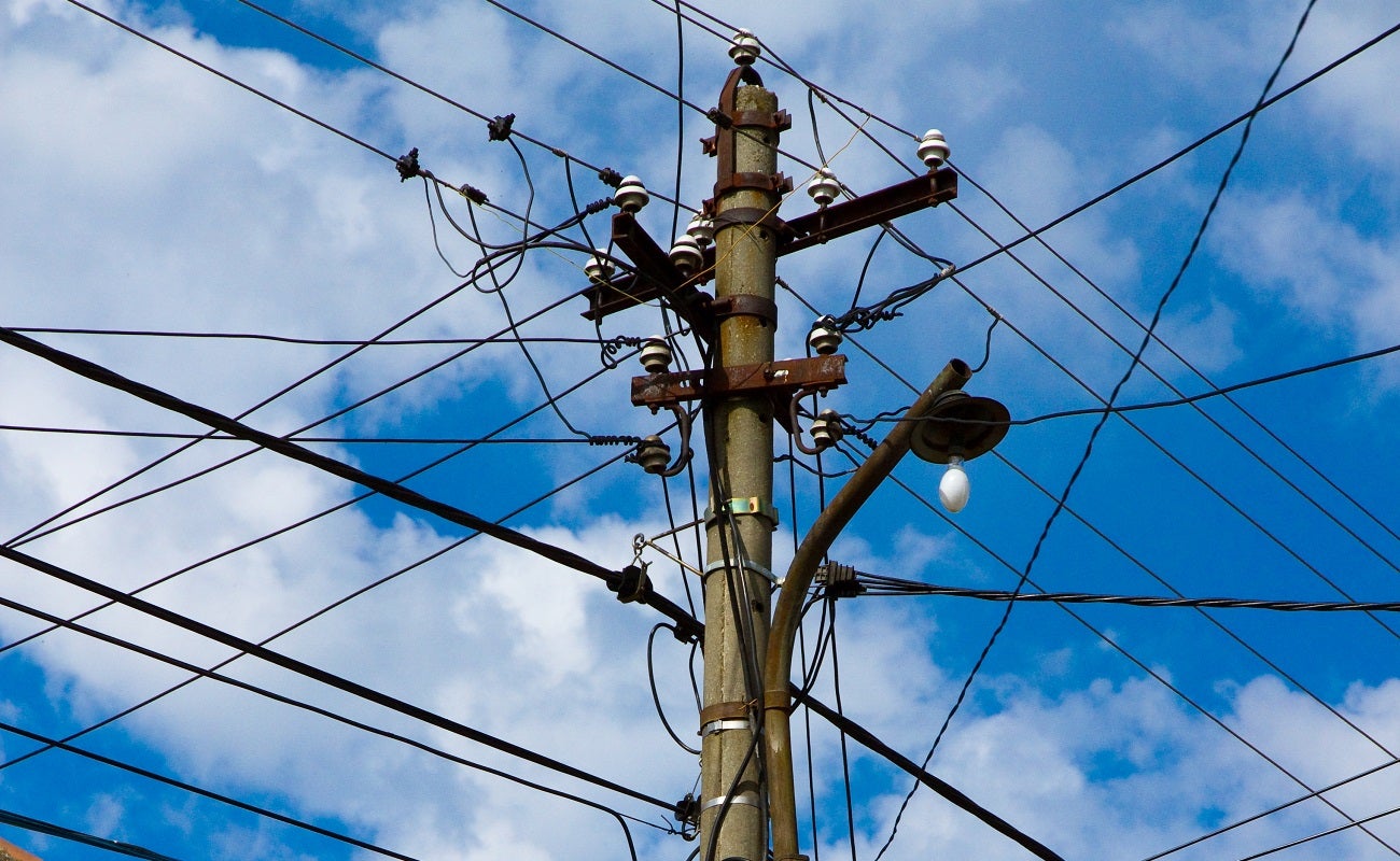 Adolescente electrocutado por cable suelto en Mosquera