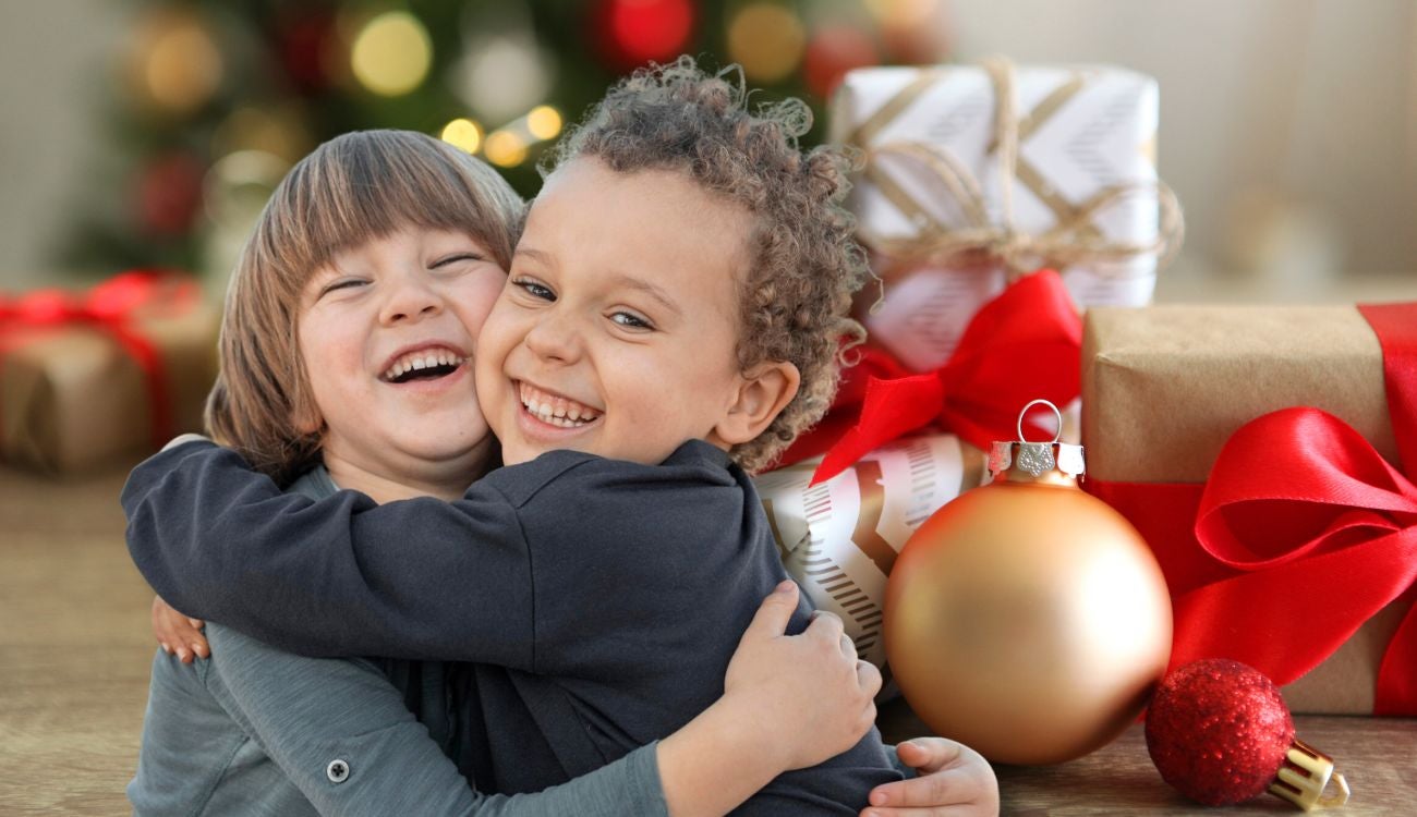 ¿Va a donar juguetes? Así puede alegrar la Navidad de niños ciegos