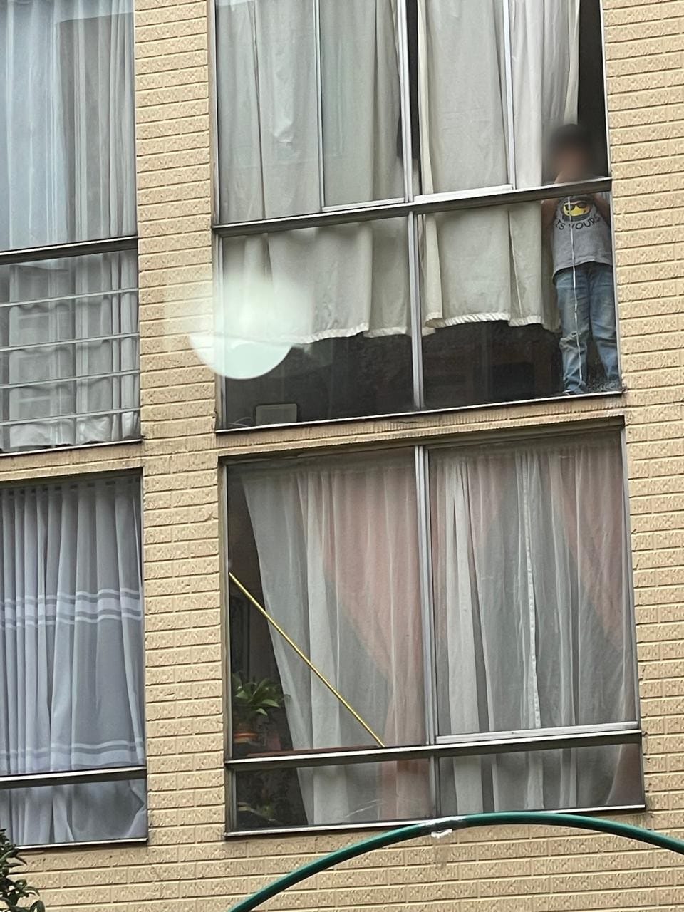 Policía rescata a menor hallado solo y en precarias condiciones en Suba