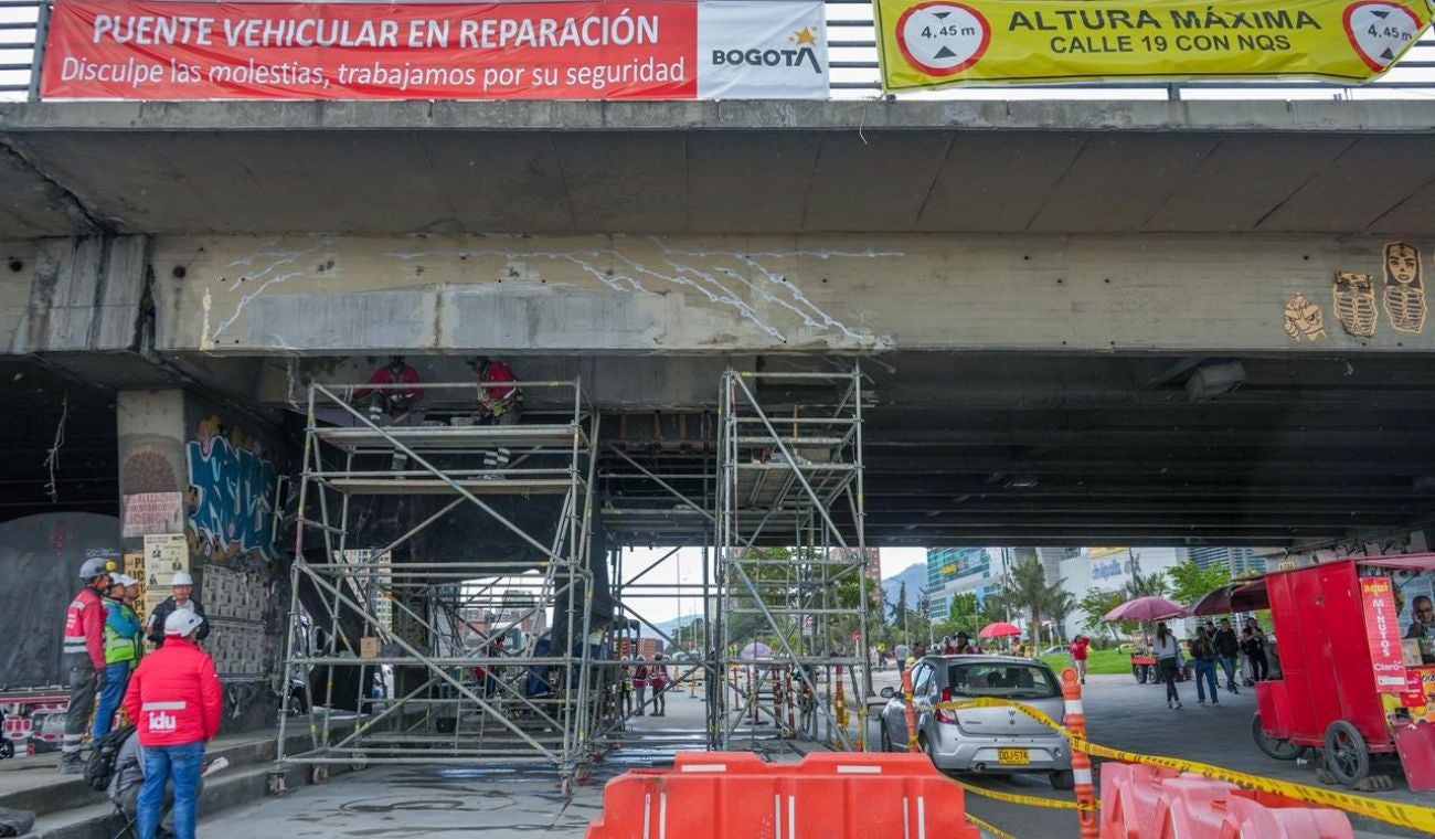 Puente vehicular de la NQS con calle 19