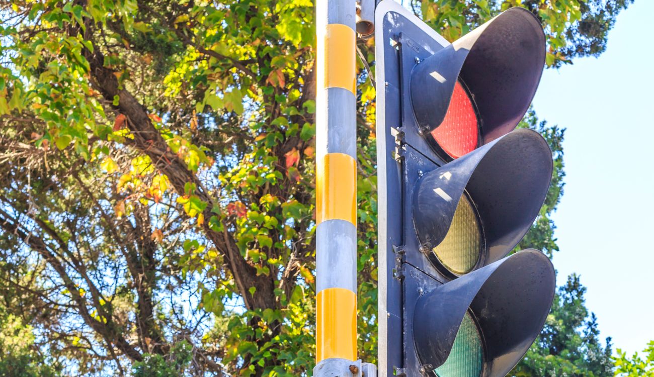 Semáforos regresan a la vida en Kennedy: funcionan tras semanas de denuncias
