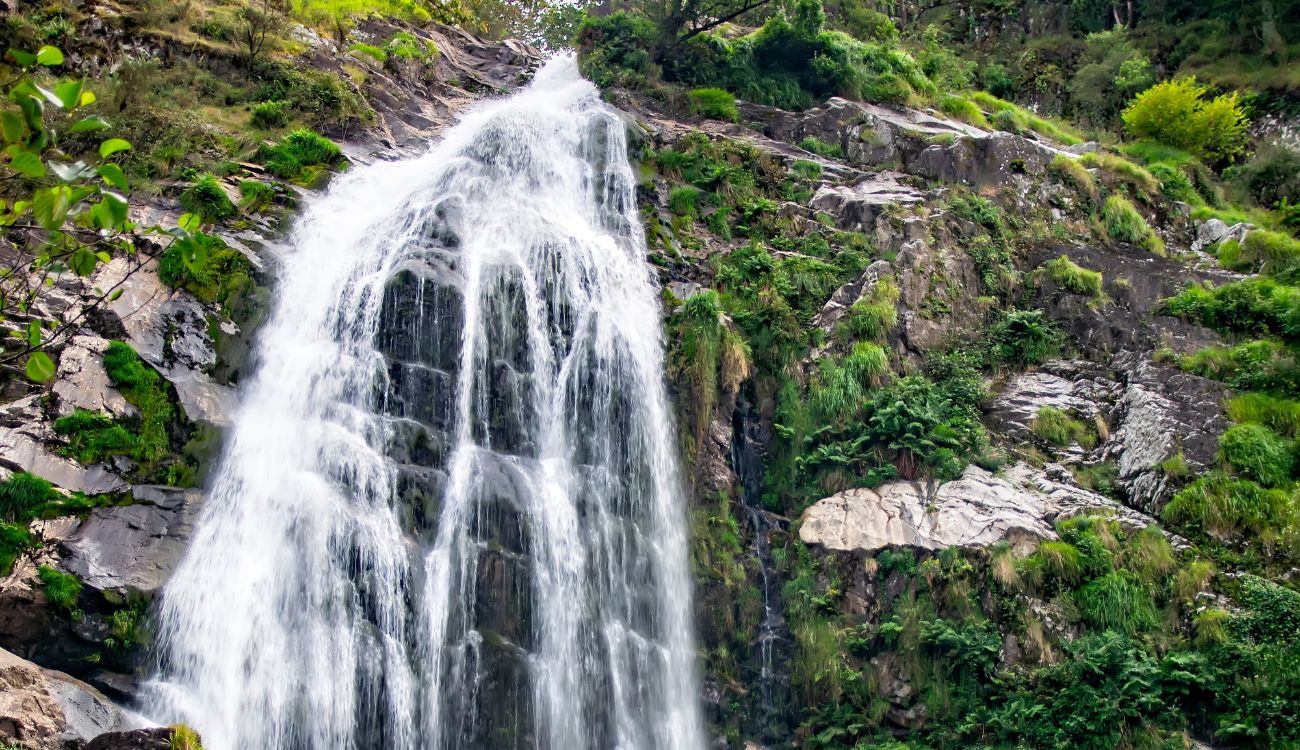 3 cascadas secretas de aguas cristalinas para escapar de Bogotá este fincho