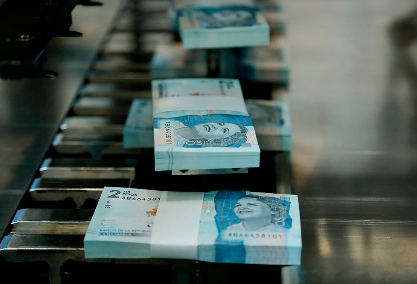 Estaban en tres puntos del local comercial escondidos