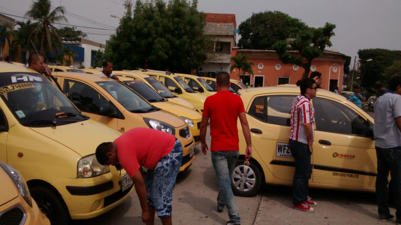 Taxistas rechazan impuesto de Sayco y Acinpro por absurdo