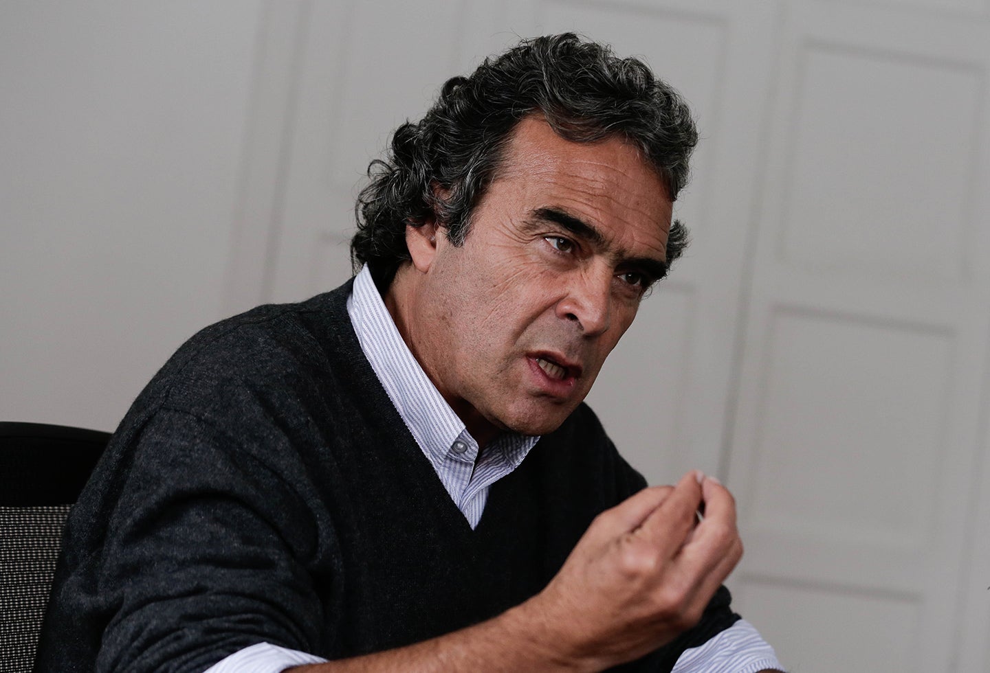 Sergio Fajardo es un matemático y profesor universitario.