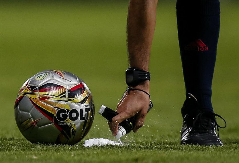 El representante de los clubes le habia pedido que no intercediera por los jugadores