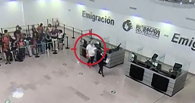 El extranjero se presentó como el padre biológico de la bebé pero se comprobó que la información era falsa.