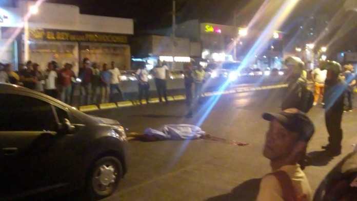 Abuelito murió bajo las llantas de un carro al ser arrollado cerca del mercado de Bazurto