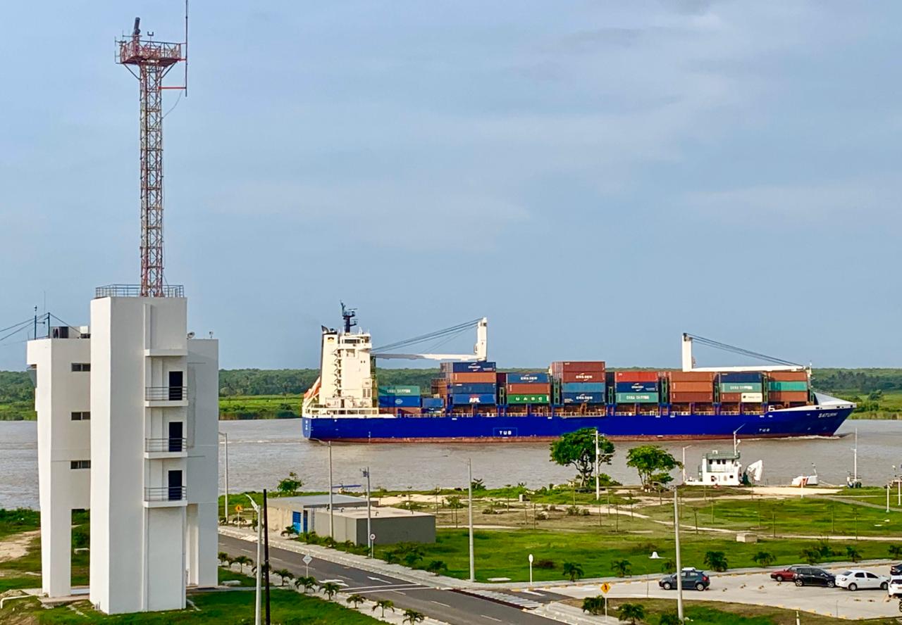 Embarcaciones en el puerto de Barranquilla