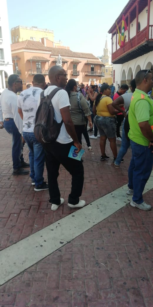 Dicen los manifestantes que el alcalde no les parò bolas