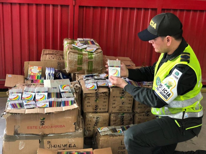 contrabando de útiles escolares