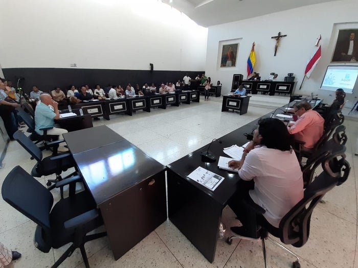 La duma departamental exigió revisar las hojas de vida de los instructores deportivos.