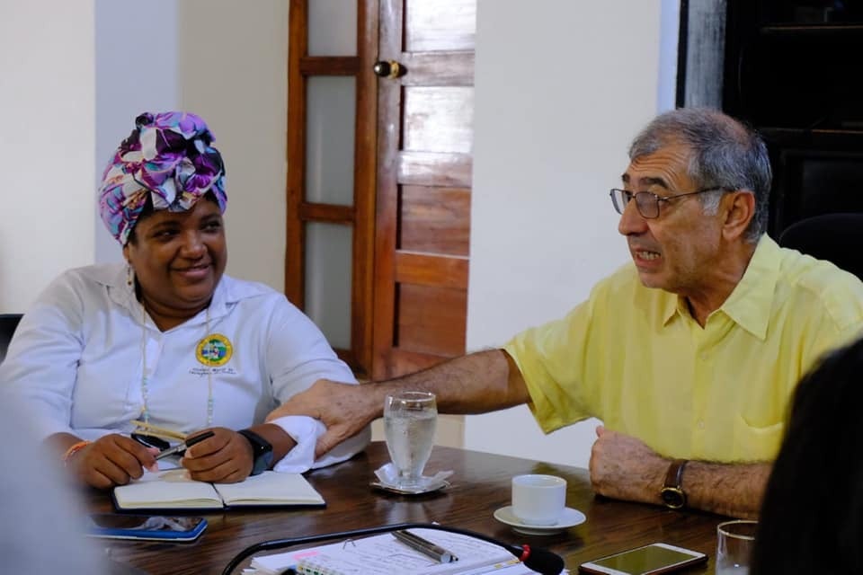 Como Primera Dama de Cartagena fue nombrada la líder comunal Cynthia Amador.