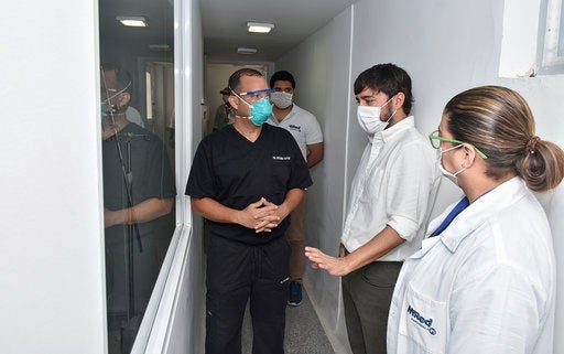 Visita de autoridades al Camino Universitario Adelita de Char.