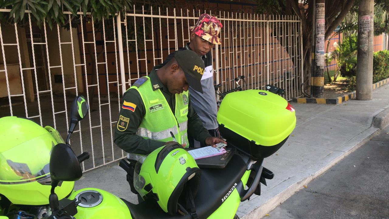 Policía sancionó a infractores.