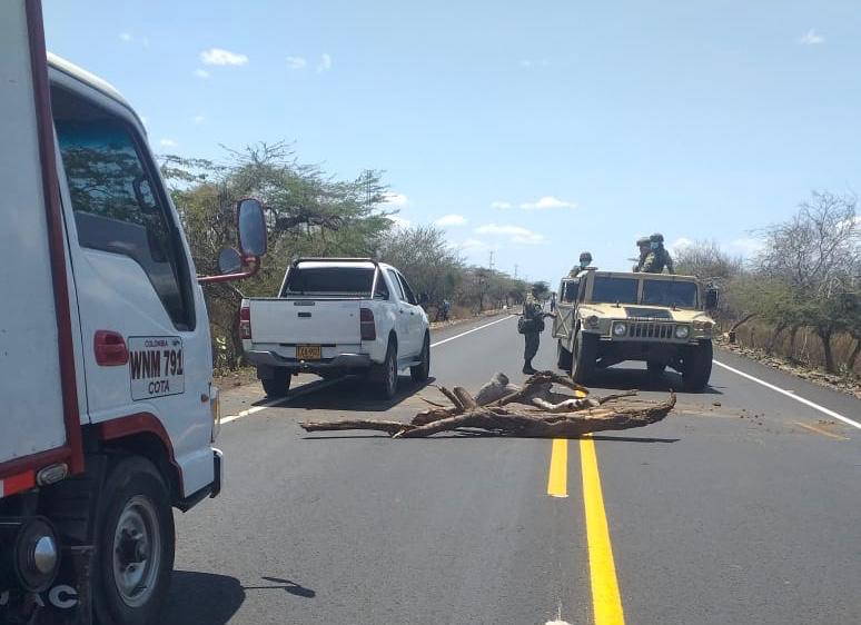 Peajes improvisados en la Troncal del Caribe